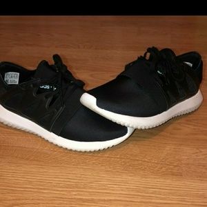 ADIDAS Black Tubular Sneaker